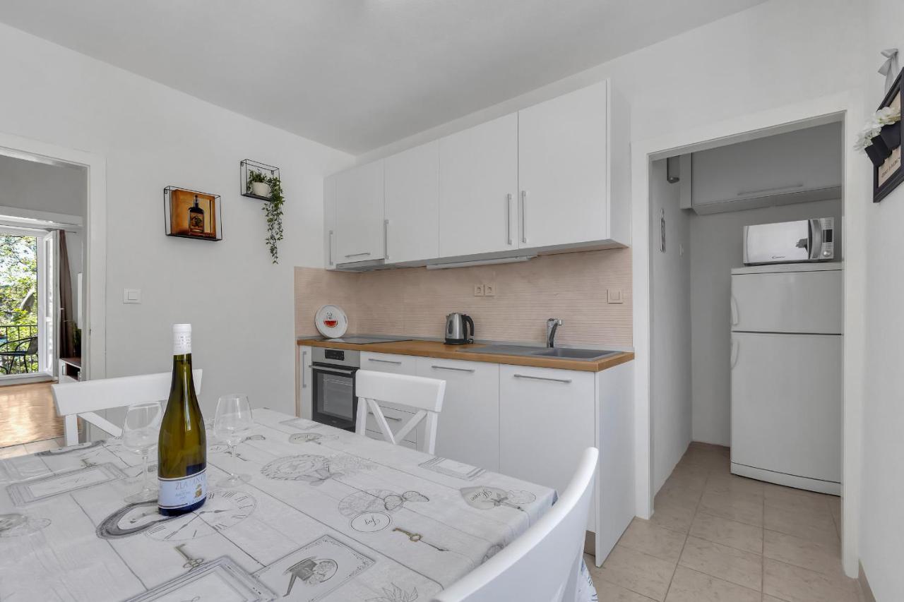 Apartment Riva Makarska Buitenkant foto